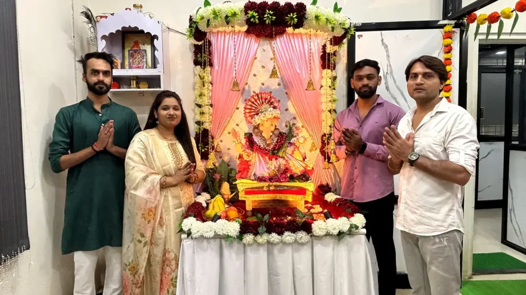 OnePlace students and trainers at Ganpati darshan on campus, Nashik